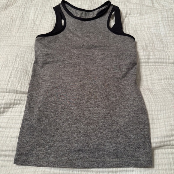 Lululemon Inspiration Tank - Size 6 - Picture 6 of 12